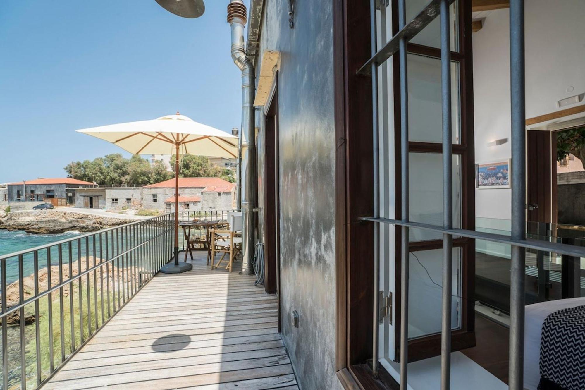 הוילה חאניה Kito- Transformed House On The Water'S Edge מראה חיצוני תמונה